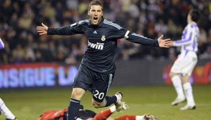 九游娱乐官方平台-奥运赛场现“马拉多纳式”进球，马拉多纳30大经典进球