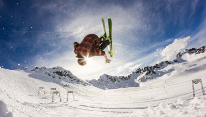 九游平台官网-新加坡骑手Alice Shi在Jumping World Challenge中获得B类组别前三名，成绩优异。
